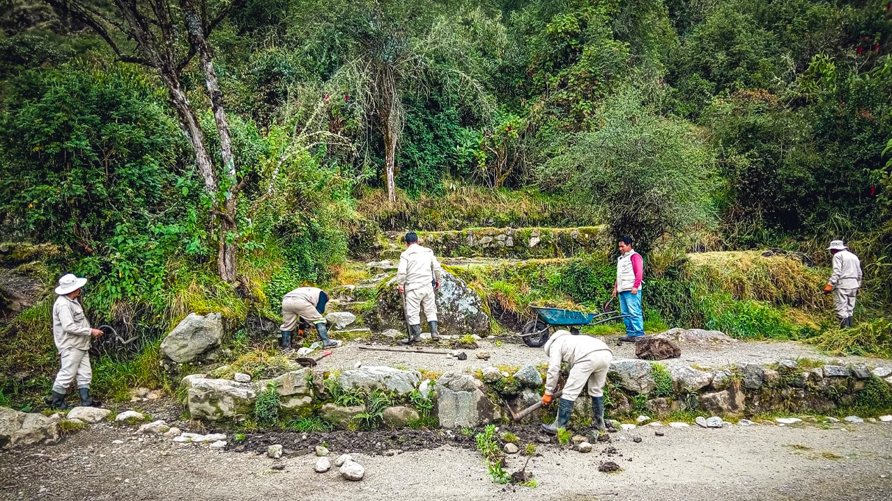 Vista del Camino Inca en Cusco tras trabajos de conservación y mantenimiento antes de su reapertura el 1 de marzo, 2026