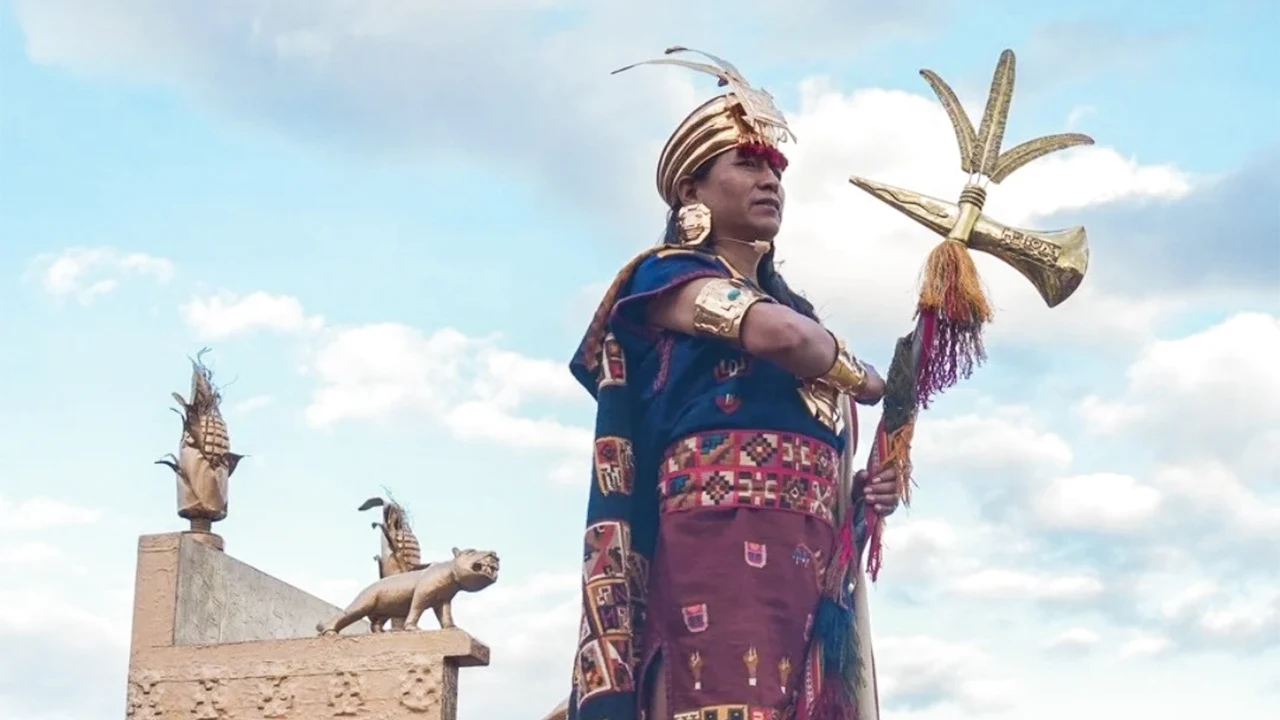Representación del Inti Raymi en Sacsayhuamán como parte de su lanzamiento internacional 2026 con gira promocional en China.