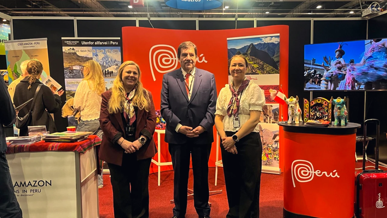 Stand de Perú en una feria internacional de turismo realizada en Noruega.